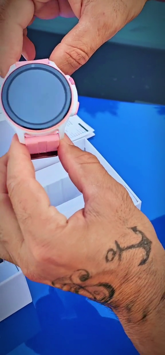Smartwatch Copii cu GPS Tracker, Buton SOS, Rezistent la Apă, Cartelă SIM, Apel Video 4G