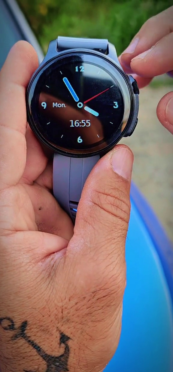 Smartwatch Copii cu GPS Tracker, Buton SOS, Rezistent la Apă, Cartelă SIM, Apel Video 4G